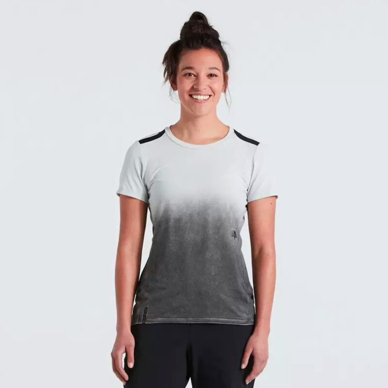 SPECIALIZED MAGLIA MEZZA MANICA DONNA COLORE DOVEGRAY SPRAY ABBIGLIAMENTO SPECIALIZED MAGLIA MEZZA MANICA DONNA COLORE DOVEGRAY SPRAY ABBIGLIAMENTO