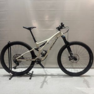 SPECIALIZED STUMPJUMPER COMP CARBON ANNO 2021 TG. S3 USATO SPECIALIZED STUMPJUMPER COMP CARBON ANNO 2021 TG. S3 USATO